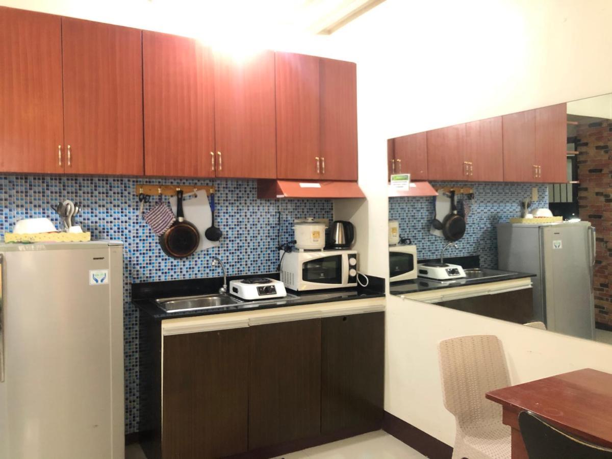 Your City•Home Apartment Paranaque City Buitenkant foto