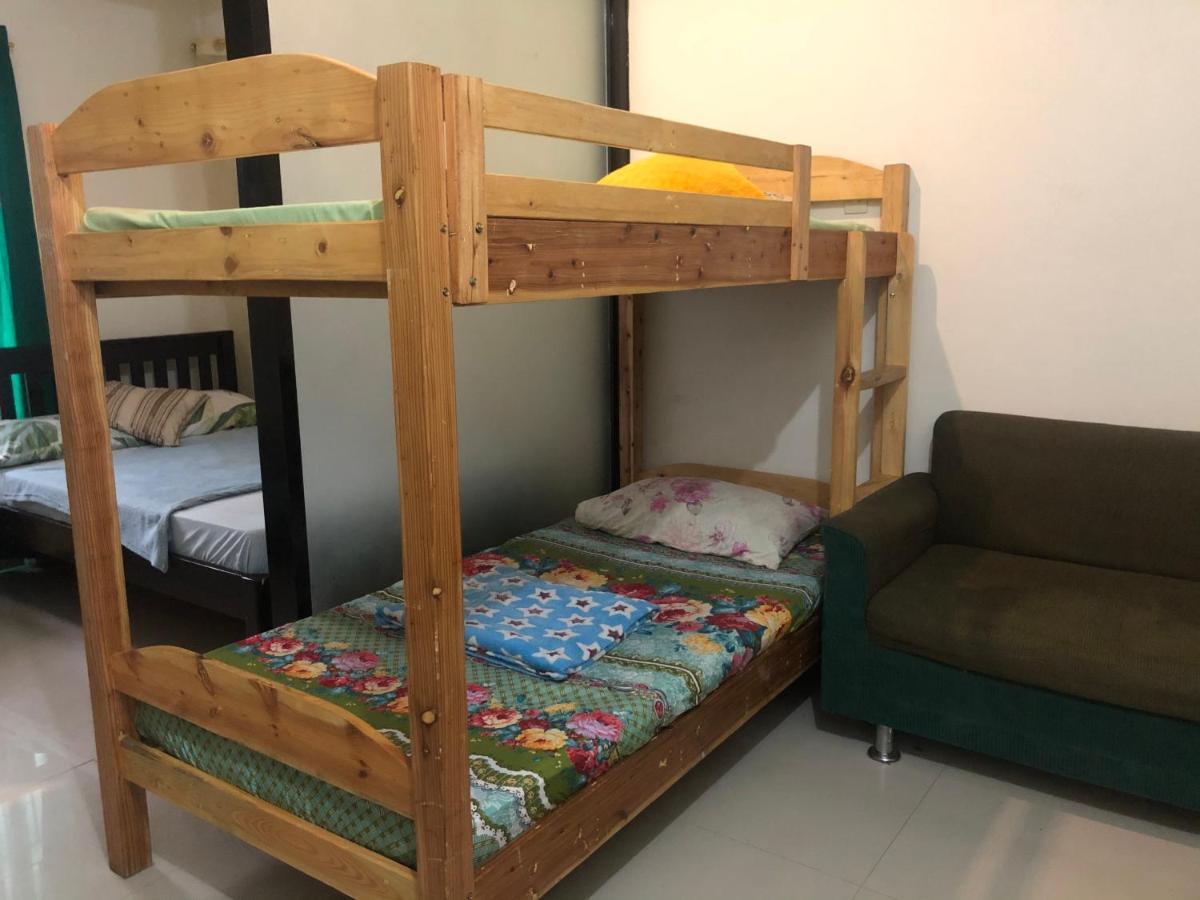 Your City•Home Apartment Paranaque City Buitenkant foto